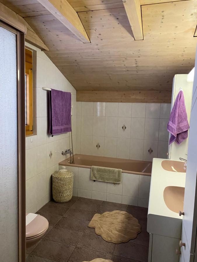 Haus Wiggis Apartamento Netstal Exterior foto